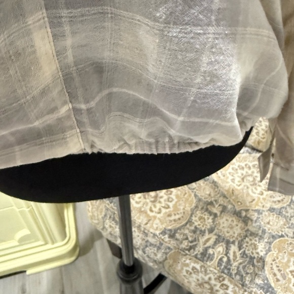 LOFT Gray Plaid Button Down Shirt - Picture 3 of 6